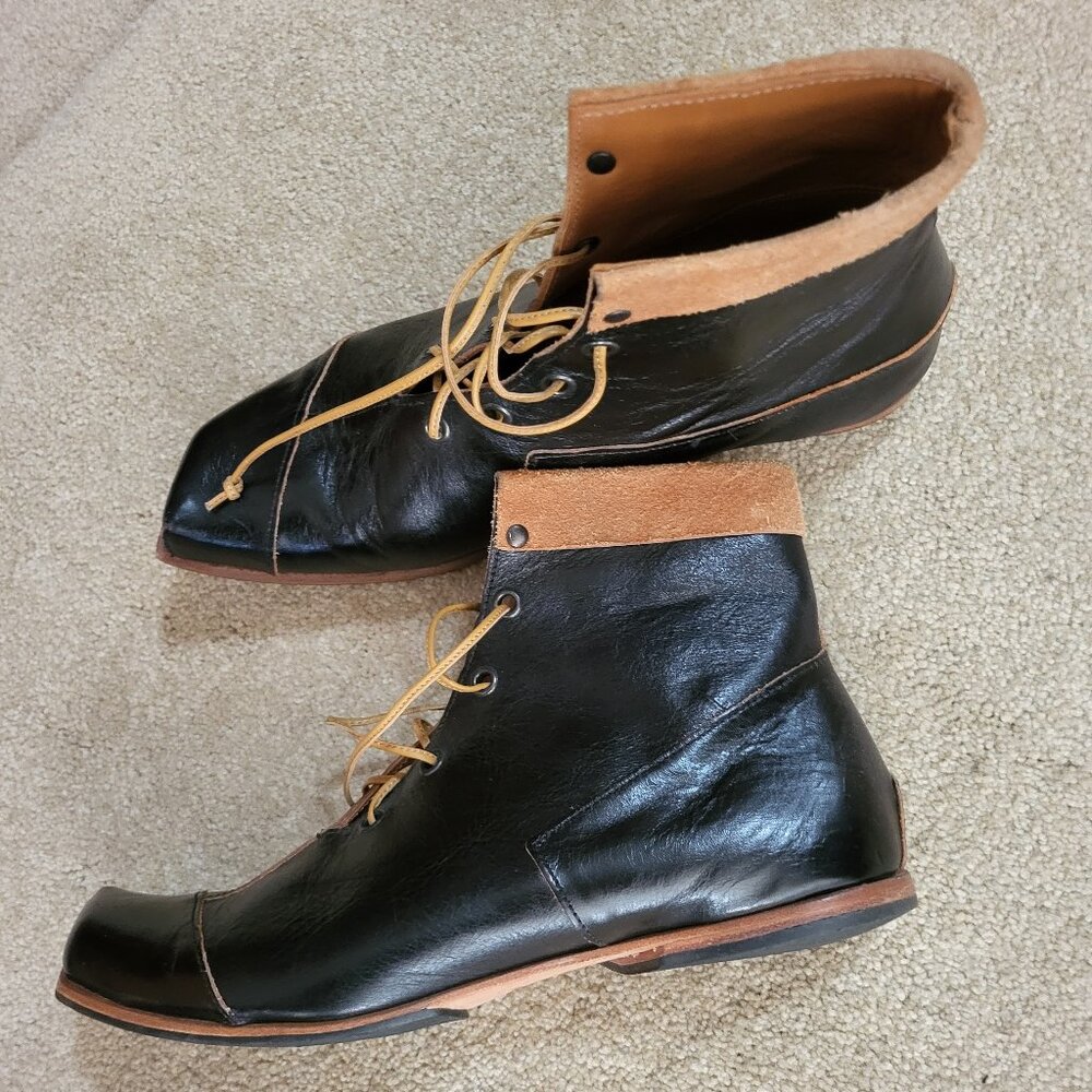 Cydwoq Boundary Bootie Black